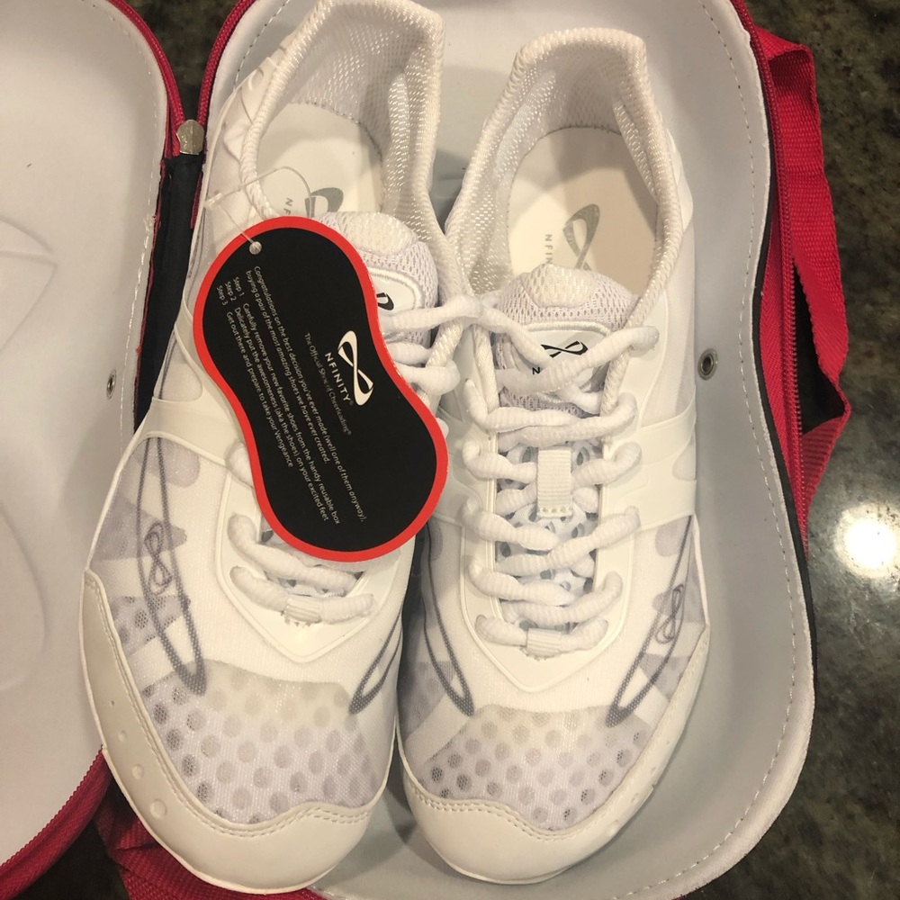 Never worn Nfinity Vengence Cheer Shoes